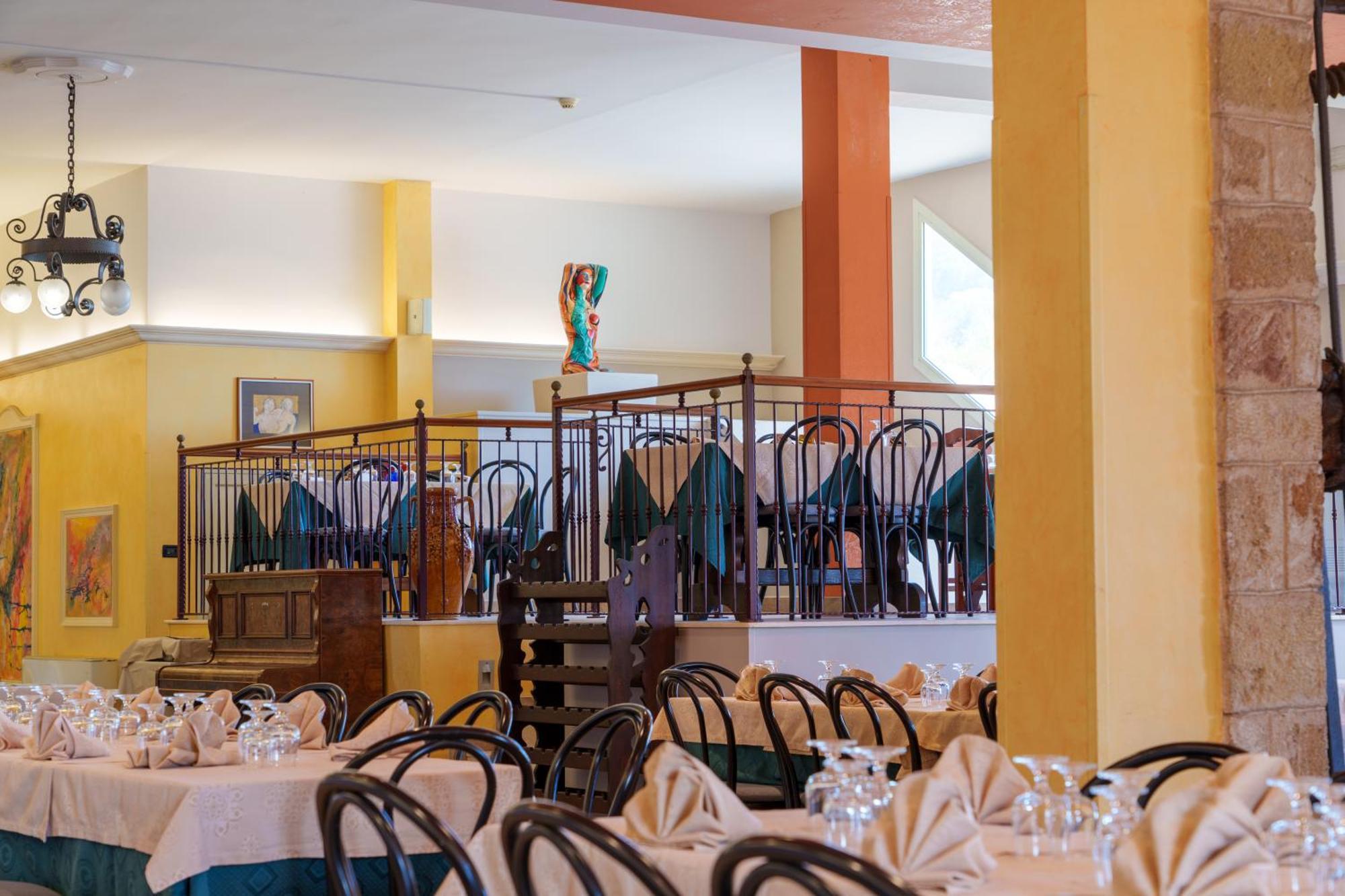 Hotel Le Macine Santa Cesarea Terme Exterior photo